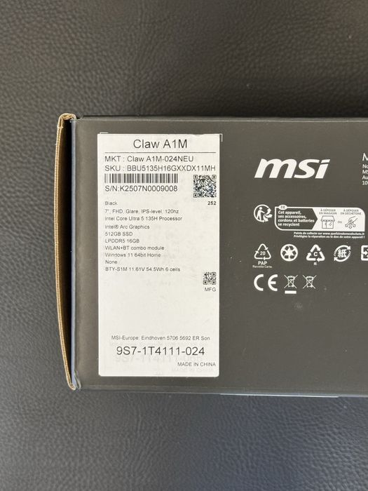 Продавам нова конзола MSI CLAW A1M