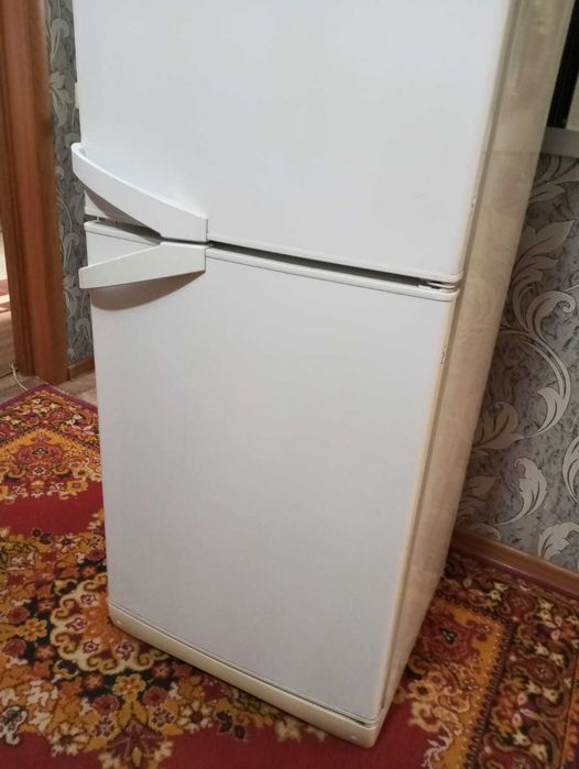 Продается холодильник  lndesit