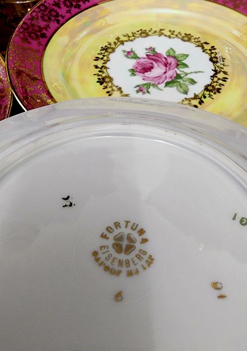 Чайно-кофейный сервиз на 12 перс. Мадонна "Роза". Дёшево ! ГДР