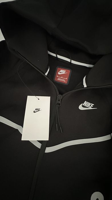 Nike Tech Fleece Reflective