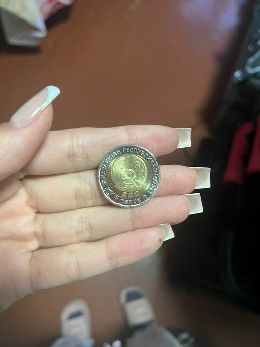 Продам монету продам