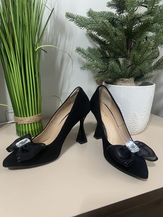 Pantofi stiletto din piele