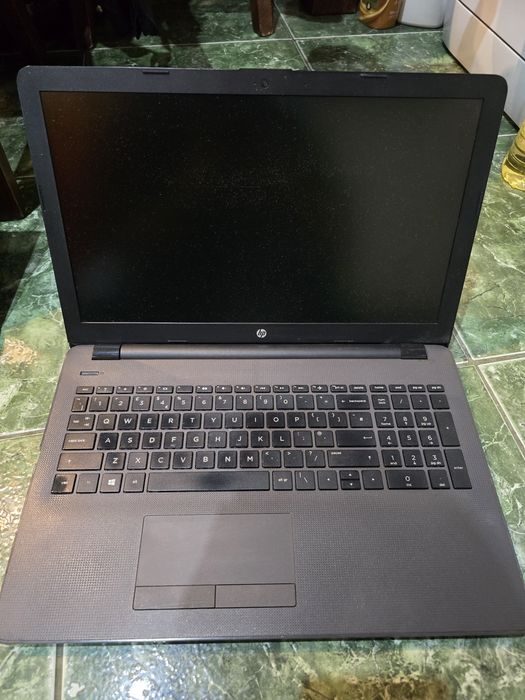 HP 250 G6 и G4 лаптопи за части