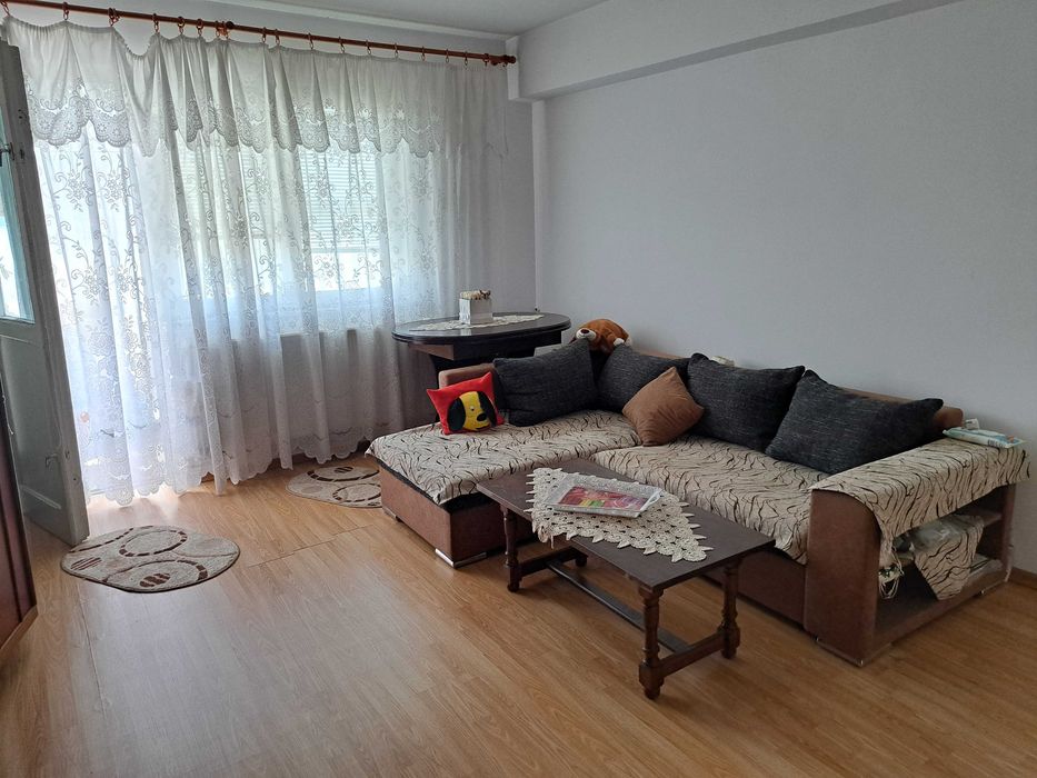 Apartament 3 camere de vânzare