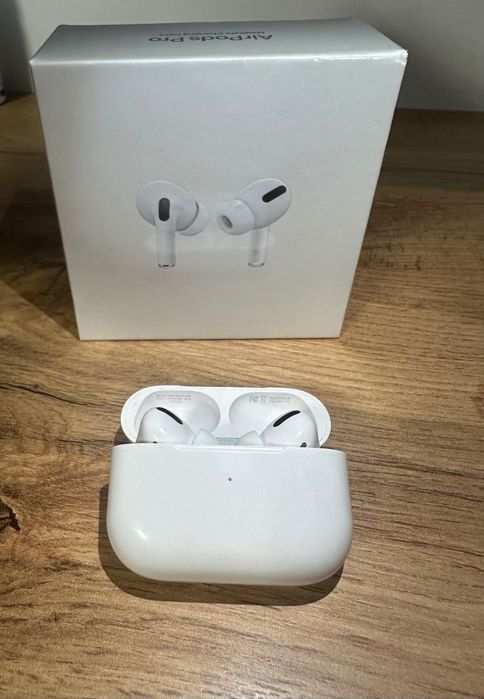 Слушалки Apple AirPods Pro 1st Generation