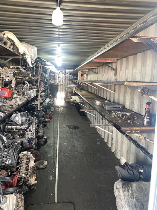 Sergili avtozapchast b/u-dokon sotiladi,Konteyner