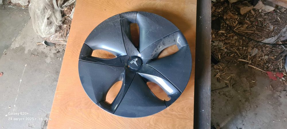 Тасове за Тесла Модел 3 Tesla Model 3