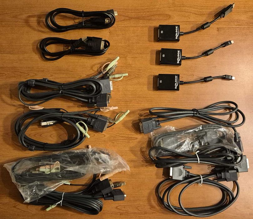 OCAZIE Switch KVM Dual View cu 4 porturi ATEN CS1644A STARE EXCELENTA