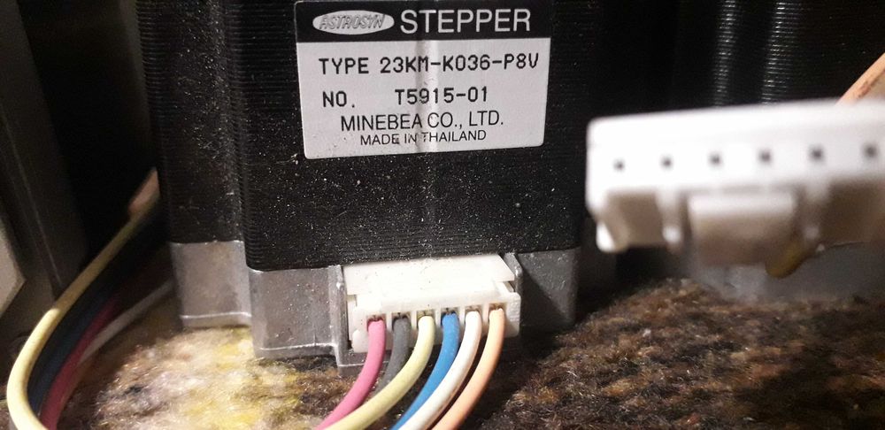 Vand Motoare pas cu pas NEMA 17 si NEMA 23.