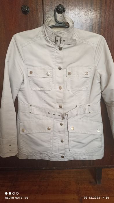 Женская куртка 46 размер