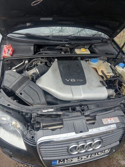 Se vinde -Audi A4 b7 2.5  TDI. 2005  !Avariat!