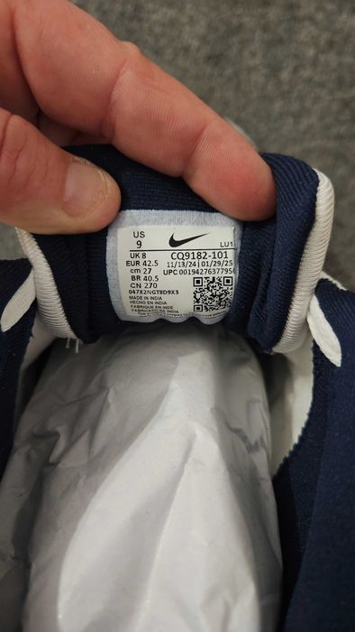 Продавам НОВИ маратонки NIKE Cross Trainer Low размер 42.5 size 9