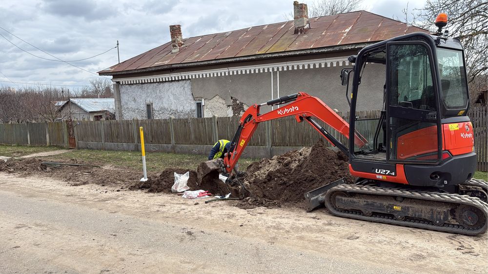 Excavari sapaturi mini-excavator 2.7t santuri apa curent gaz fundatii garduri demolari fose beciuri