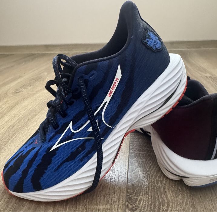 Маратонки MIZUNO
