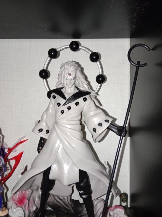 Продам фигурки Мадара и Луффи