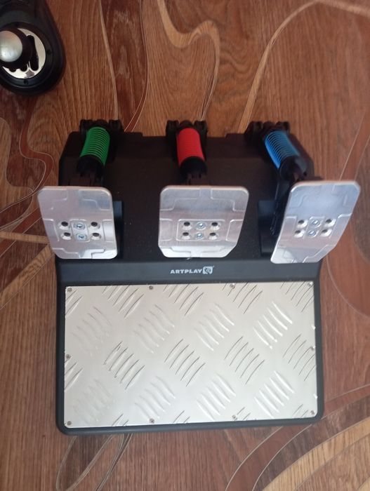 Игровой руль продам