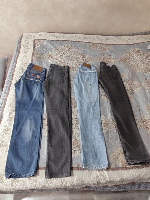 Продам джинсы на мальчика