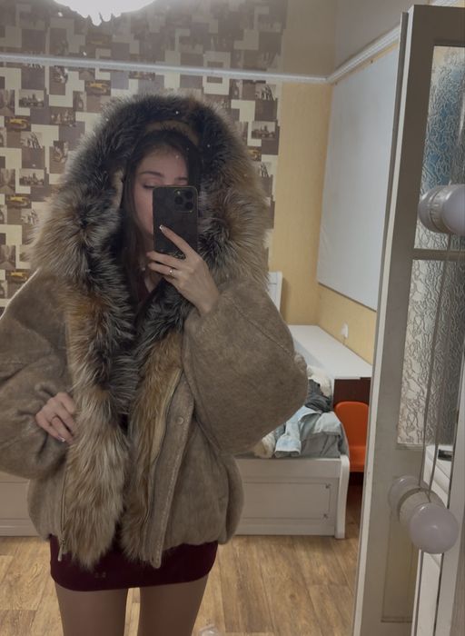 Продаеться парка натуралка