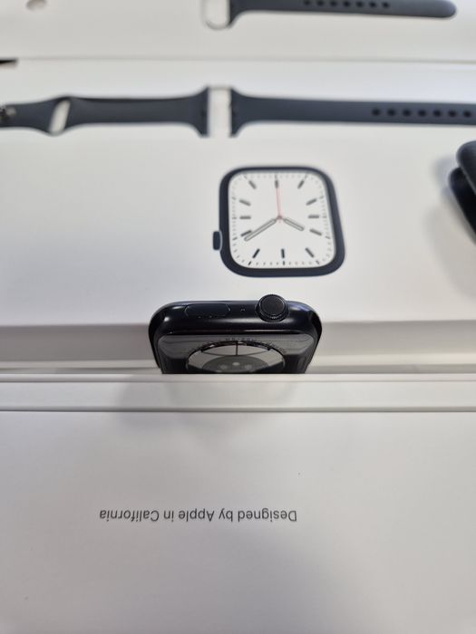 Apple Watch SE 2 / Black / 44 mm / DeluxGSM