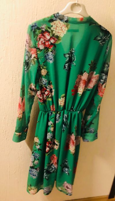 Елегантна дамска рокля