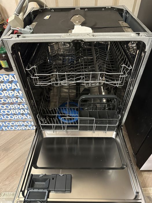 Посудомоечная машина Electrolux