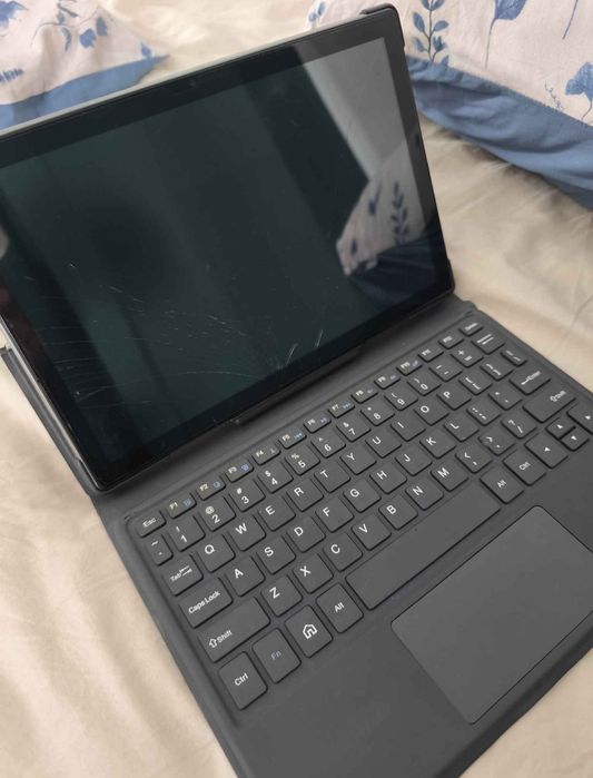 Tableta vonino  cu tastatură