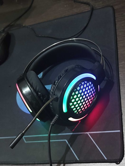 Monitor + klaviatura + mishka + naushnik satiladi (qollanilg'an)