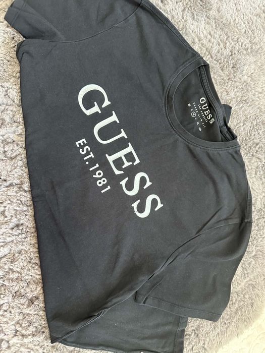 Мъжка тениска на Guess. Неразличима от нова.