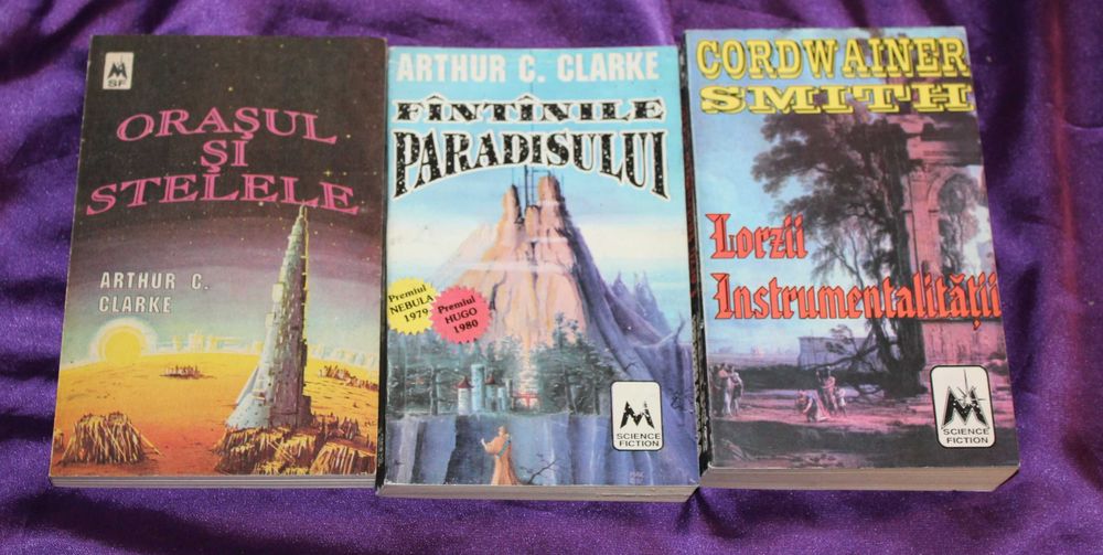 lot 36 carti sf science fiction Arthur C Clarke Orasul si stelele John Brunner Michael Moorcock Star Trek 1-6 Norman Spinrad Lorzii instrumentalitatii