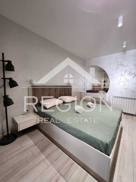 Дава се под наем Тристаен апартамент в Варна, Бриз - 93 кв.м за 2000 € - Снимка #8