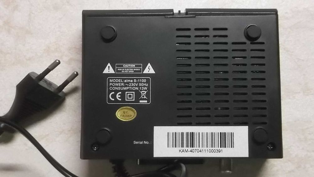 Receptor / receiver satelit digital ALMA S-1100 cu telecomanda