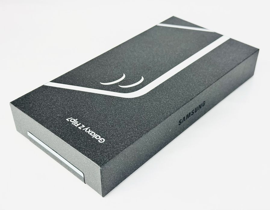 НОВ! Samsung Galaxy Z Flip 7 5G 256GB 12RAM Mint 2г. Гаранция!