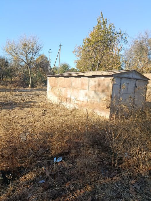 Продам гараж железный срочно