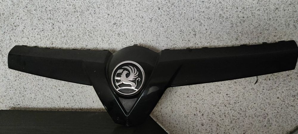 Лайсна за решетка Вектра Ц