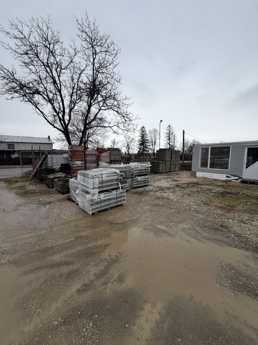 Складова база  + хале 500 квадратни метра