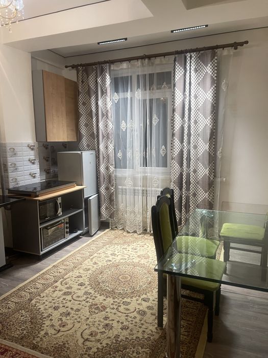 Продам стол для для дома и бизнес а