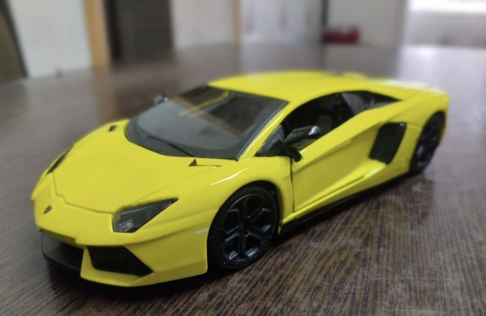 Модель автомобиля Lamborghini Aventador LP700-4