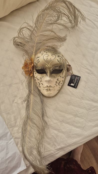 Продам венецианскую маску