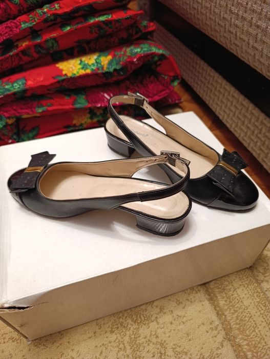 Босоножки женские 37 размер