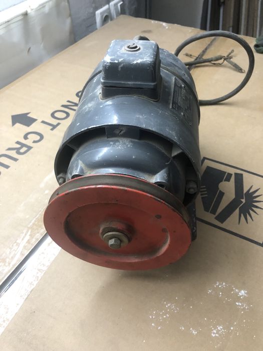 Продам электродвигатели