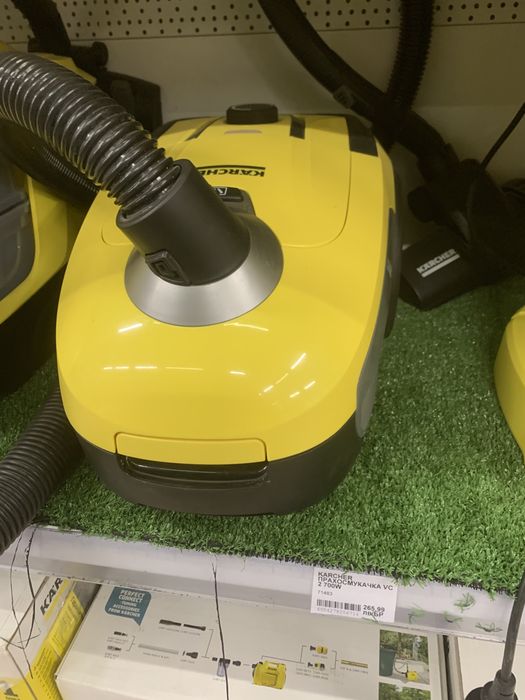 Прахосмукачкат Керхер нова.