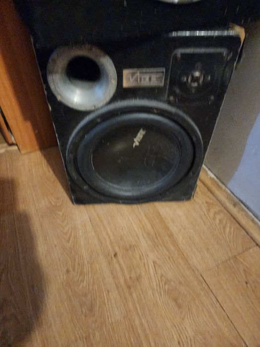 subwoofer și stai auto și  boxe de cameră Razer