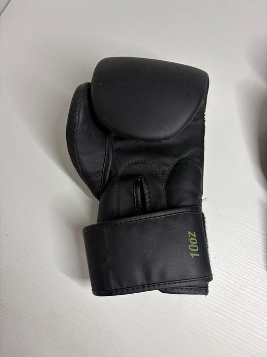 Manusi box venum