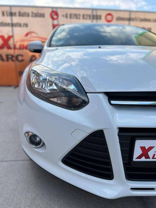 Vand ford focus, am 2012,benzina,masina este in stare foarte buna