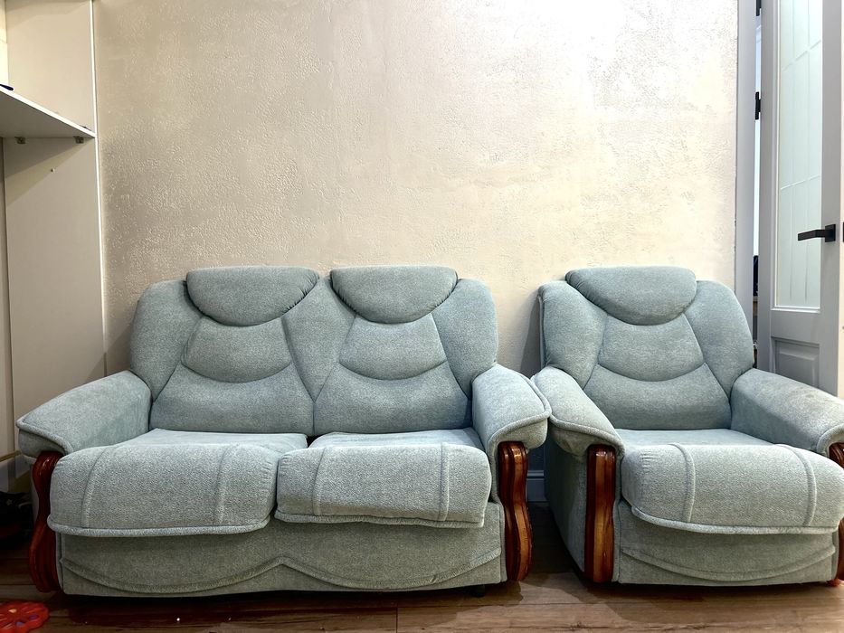 Продам диван с креслом