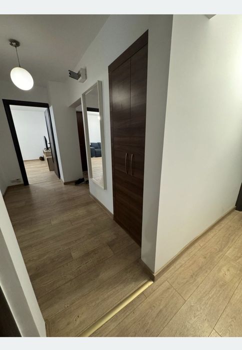 Închiriez apartament 3 camere, 2bai, Centrala termica