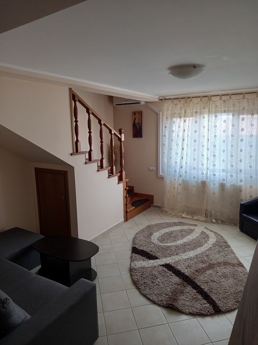 Închiriez apartament 3 camere