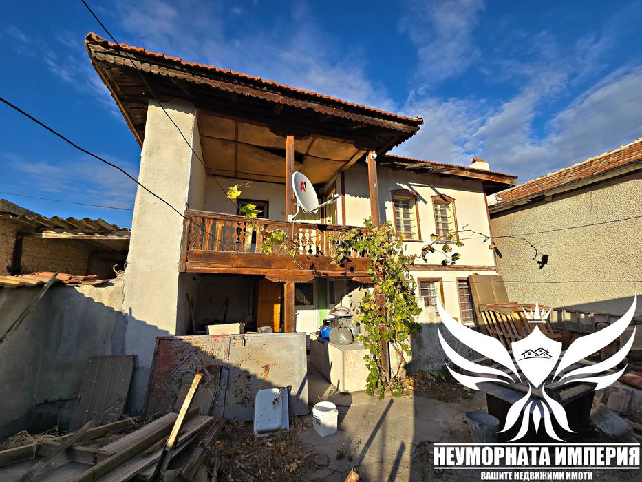 Двуетажна вила/къща 80РЗП в 400кв.м двор в с.Дълбок Извор