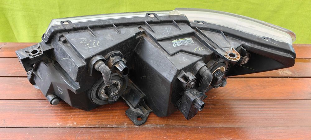 Фар за Fiat Freemont Dodge Jorney / Фиат Фримонт Додж Джърни