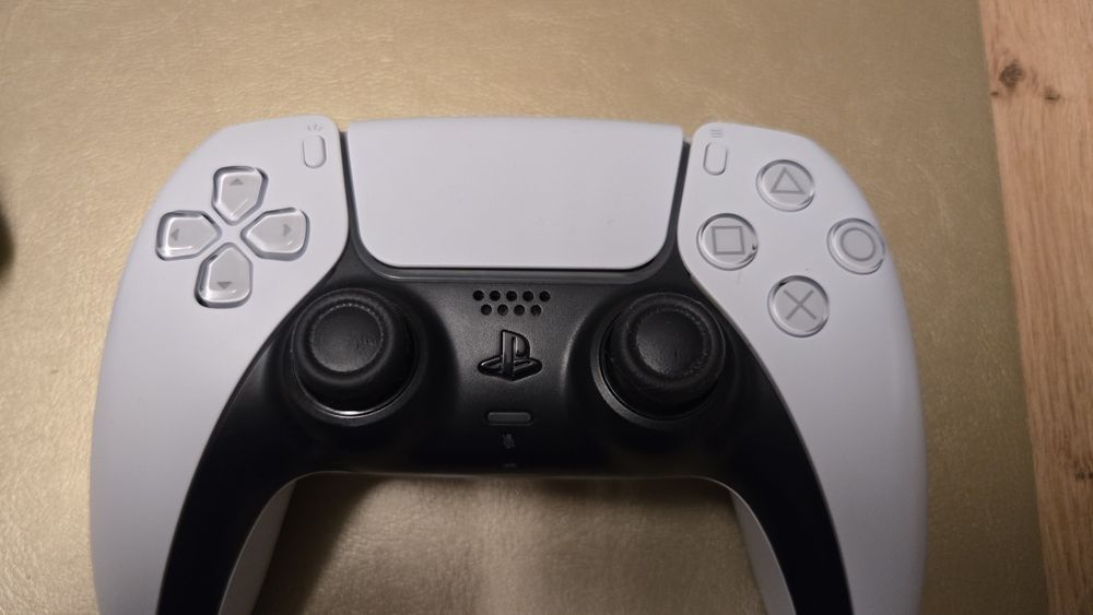 Playstation 5 PS5 с 2 контролера + 3игри